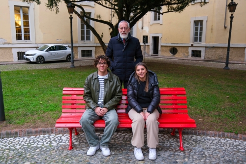 Panchine Rosse all'Università di Parma: No alla Violenza contro le Donne