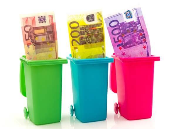 Tari: la tassa sui rifiuti diminuisce per le utenze domestiche a Milano nel 2023 nonostante l'aumento dei rifiuti prodotti dalle attività commerciali.